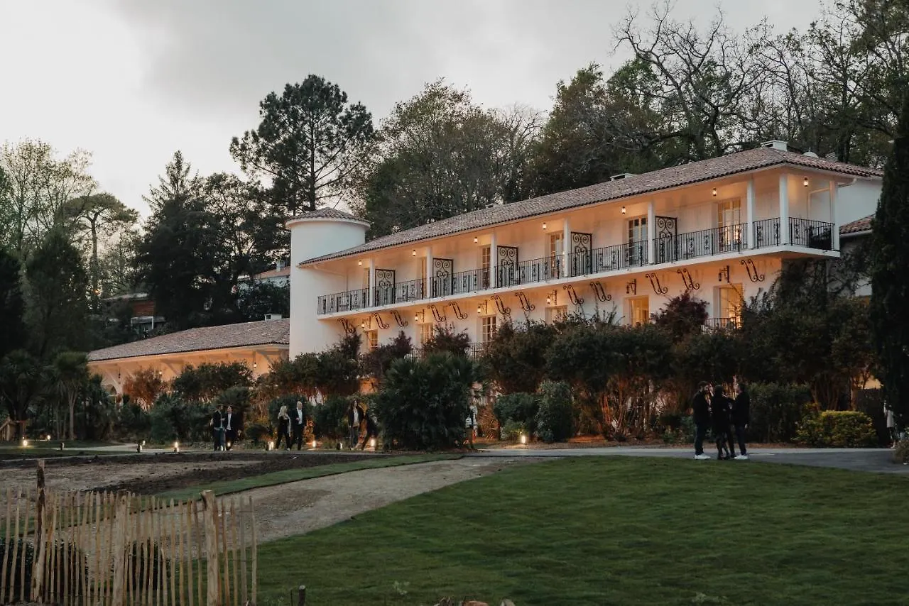 Brindos, Lac & Chateau - Relais & Chateaux - Anglet Biarritz فندق