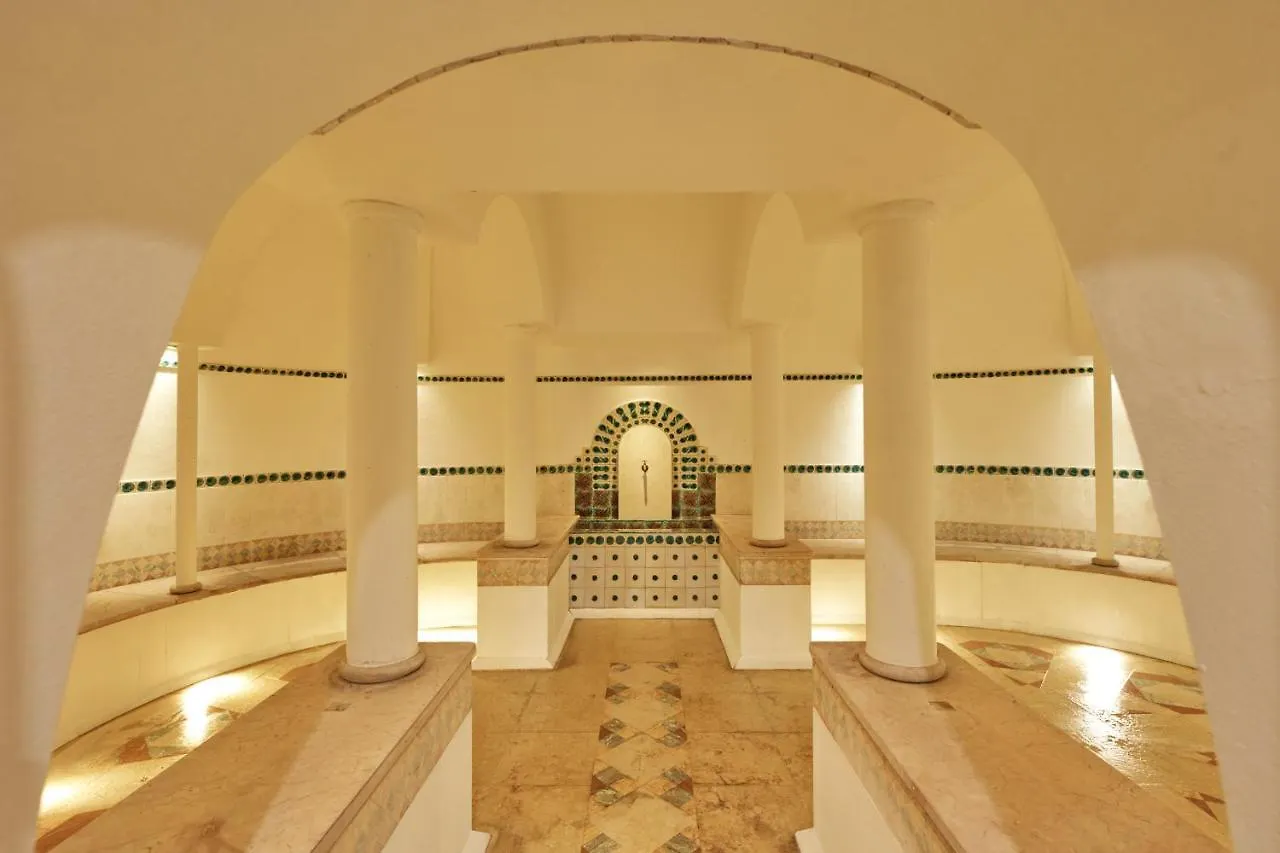 ***** Hotel Brindos, Lac & Chateau - Relais & Chateaux - Anglet Biarritz Frankrijk